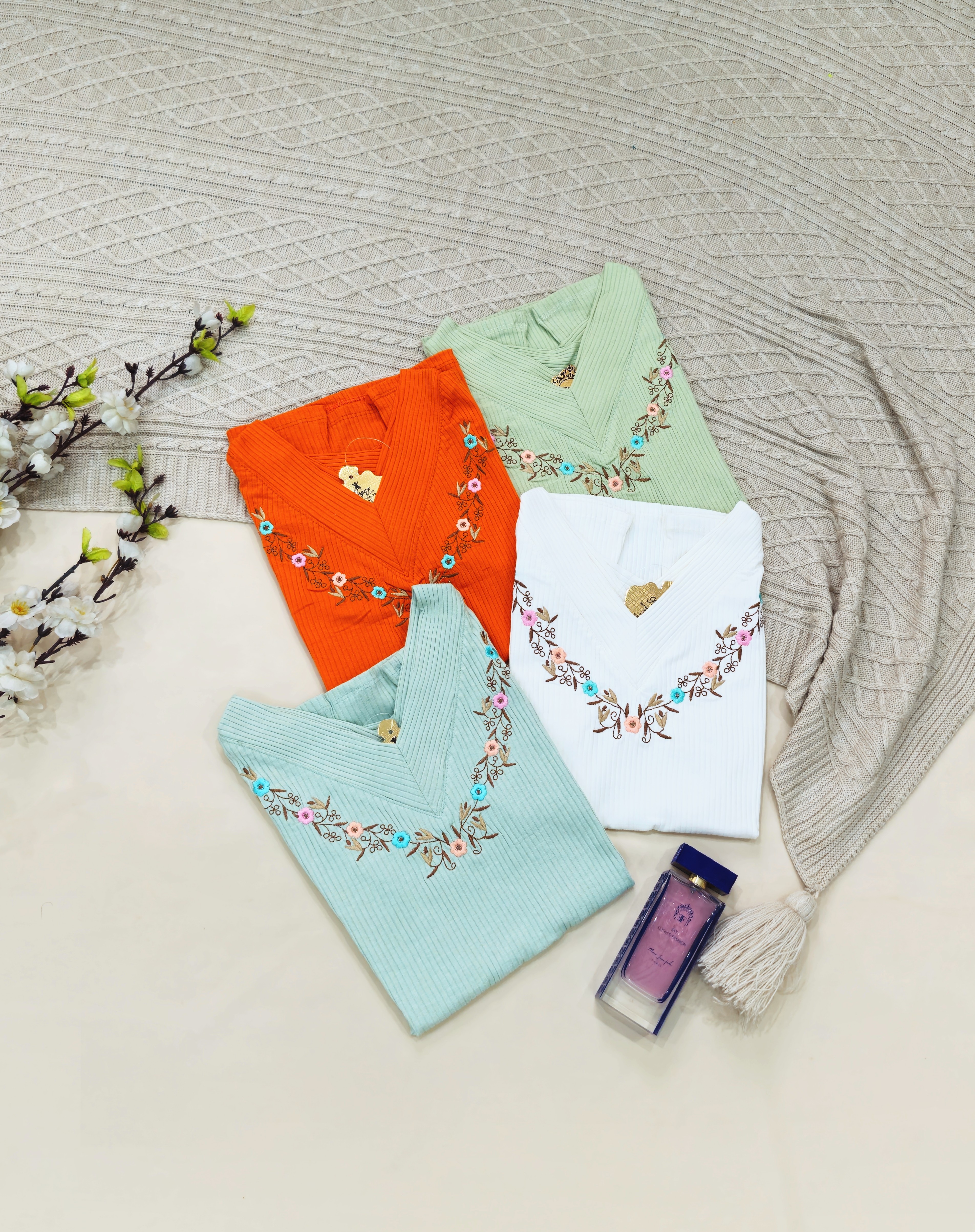 تیشرت کبریتی گلدوزی نگار