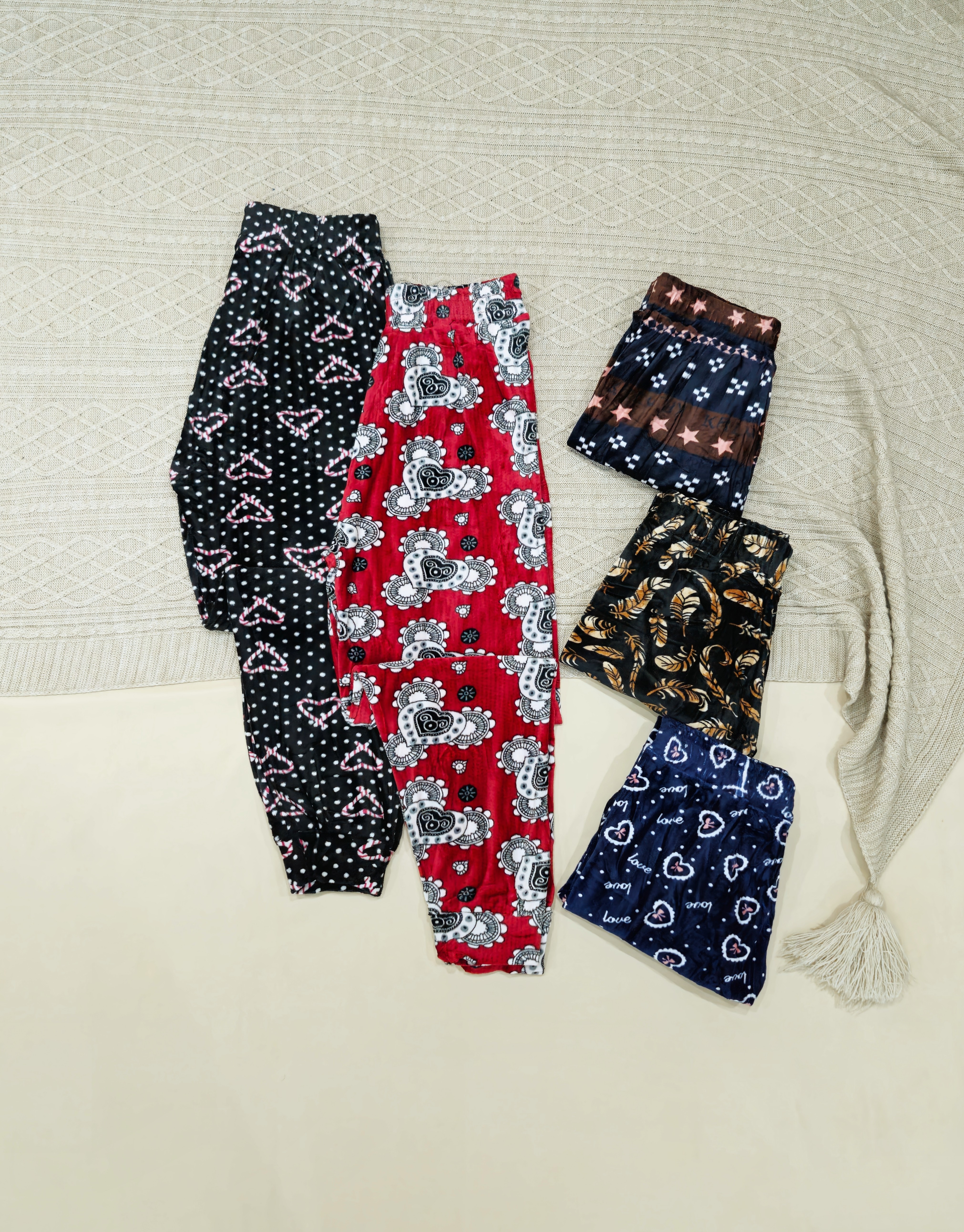 شلوار مخمل طرحدار